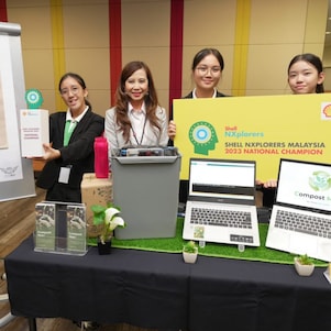 The national winners, team Girl Code from SMK Lutong with Siti Sulaiman (second from left)