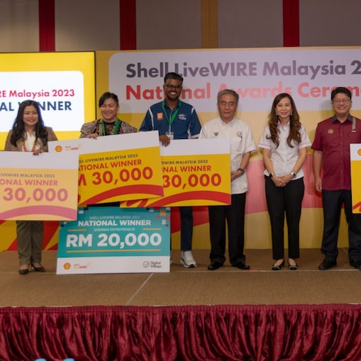 (Left to right) - Grace Creations, Pungu Borneo, GK Aqua, Tuan Haji Udin bin Bujang, CEO of Tabung Gagasan Ekonomi Anak Sarawak (TEGAS), Siti Sulaiman, YB Datuk Ewon Benedick, Southeast Asia Treasure and Materials in Works