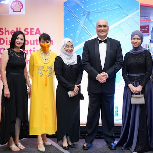 Faridah (third from left) with her team at the Shell South-East Asia Distribution Operations Conference 2023