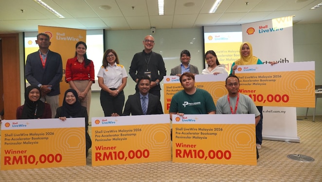 Syed (fourth from left) and Cindy (third from left) with the five Peninsular Malaysia winners and judges.