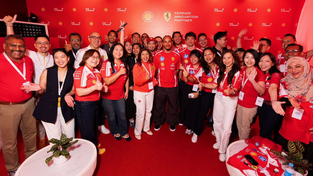 Shell Team, VIP Guests (Ital Auto Malaysia - official distributor for Ferrari Malaysia) and external partners with Scuderia Ferrari HP drivers - Lewis Hamilton and Charles Leclerc.