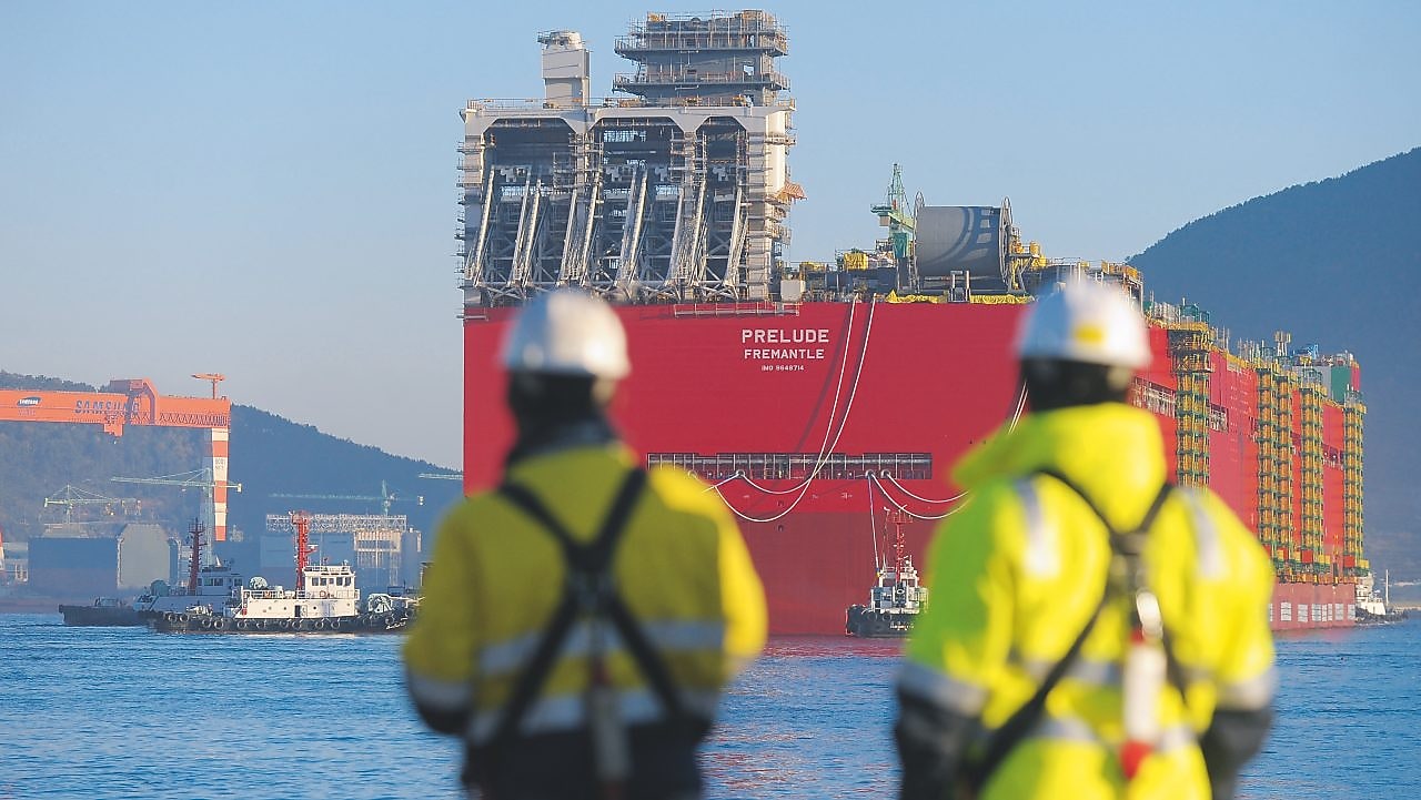 Prelude’s maiden voyage: the facility’s enormous hull takes to the water for the first time