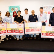 The 2017 Sarawak LiveWIRE Winners, Judges, and Awangku Merali Pengiran Mohamed, Chief Operating Officer of TEGAS