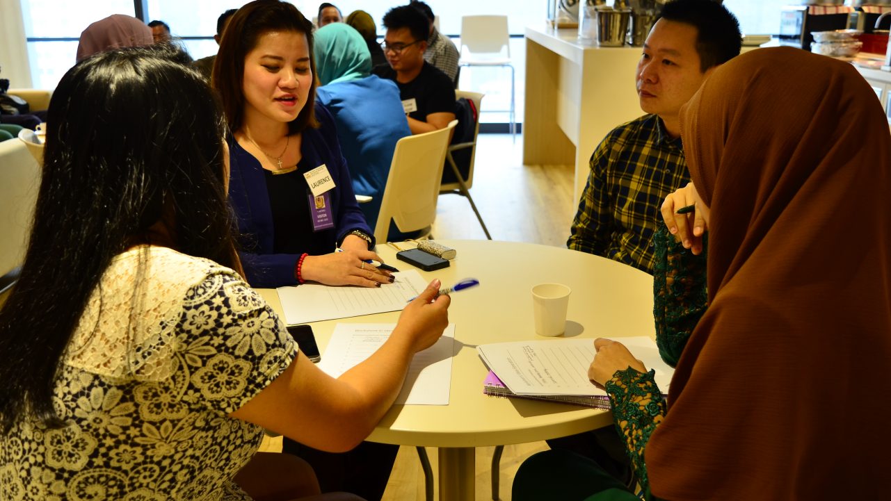 Discussions at the LiveWIRE Bright Ideas Kota Kinabalu of 2016