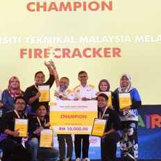 Team Firecracker from UTeM with team Shell