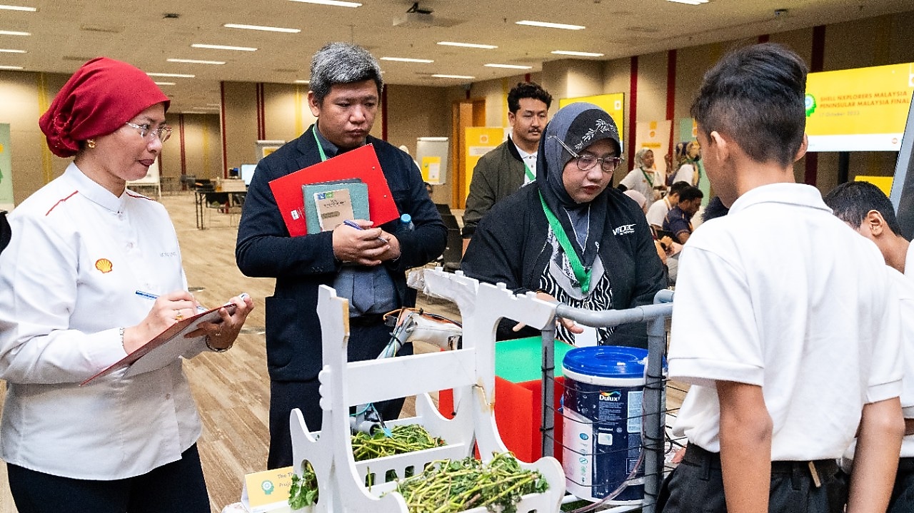   Project Check-in at SMK Pujut, Miri with Shell mentor, Johnny Wong