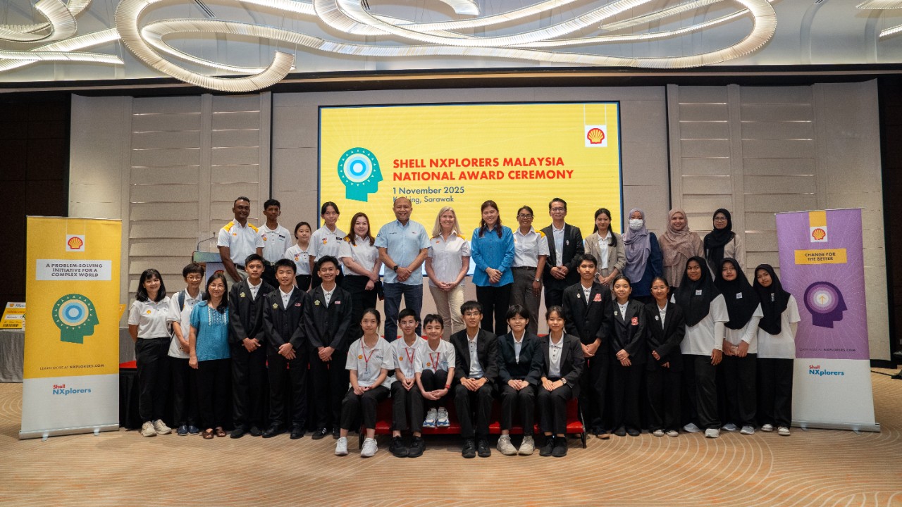 Group photo of finalists and judges at the Shell NXplorers Malaysia National Final.