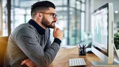 Fleet manager analysing data