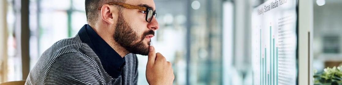 Fleet manager analysing data