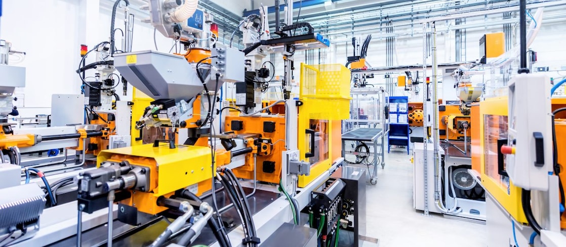 Injection moulding robots in factory