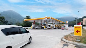 Car entering in to fuel station