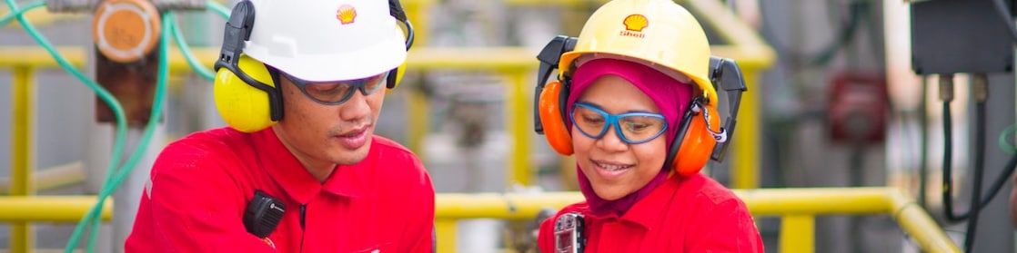 Shell MDS employees at GTL plant