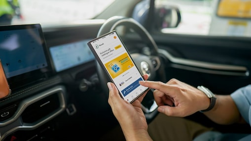 Customer using the Shell App